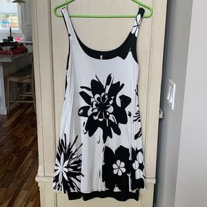 Black and white Flowy dress